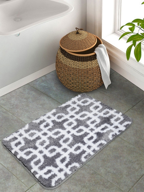 

STELLAR HOME Grey & White Geometric Rectangular Anti-Skid Floor Mat