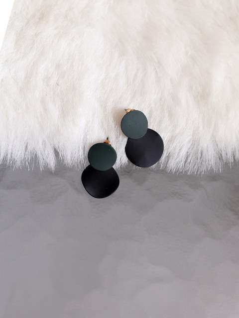 

Bellofox Green & Black Geometric Drop Earrings
