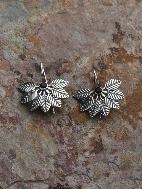 

Silverholic Leaf Shaped Drop Silver Earrings