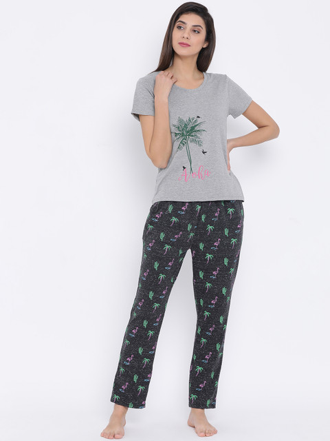 

Clovia Women Grey Melange & Charcoal Printed Night suit LS0328P05XL