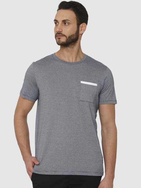 

SELECTED Men Grey Solid Round Neck T-shirt