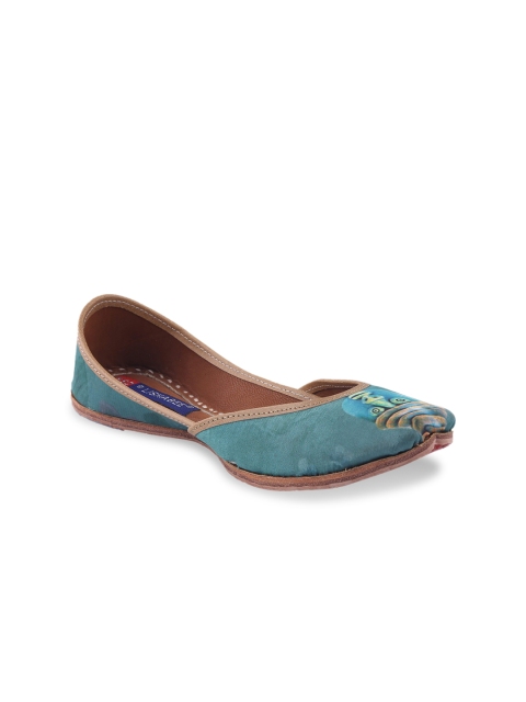 

MSC Women Green Printed Leather Mojaris