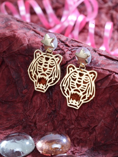 

SASSAFRAS Gold-Plated Animal Shaped Drop Earrings