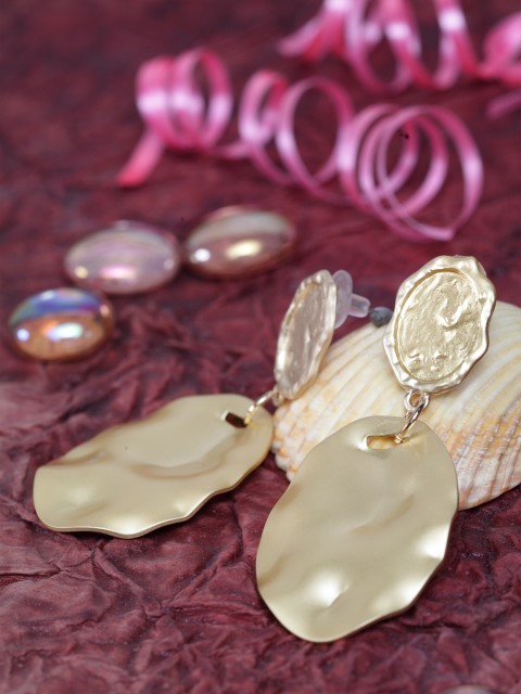 

SASSAFRAS Gold-Plated Contemporary Drop Earrings
