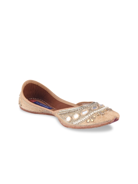 

MSC Women Gold-Toned Solid Leather Mojaris
