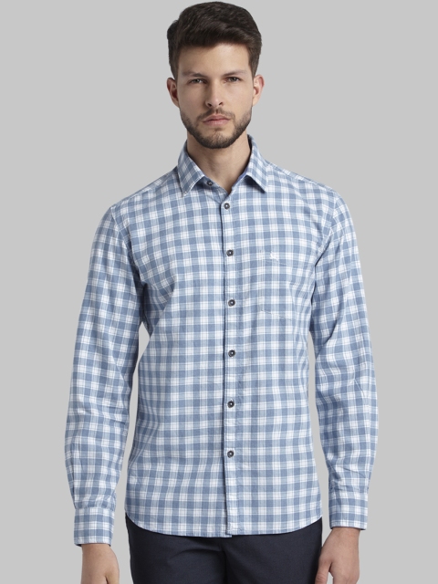 

Parx Men Blue & White Slim Fit Checked Casual Shirt