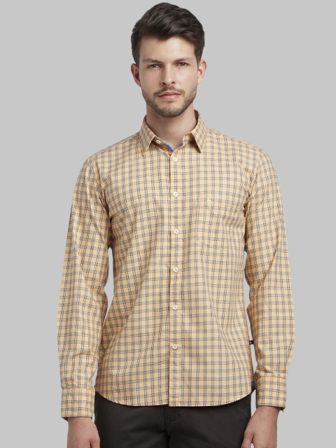 

Parx Men Brown & Black Regular Fit Checked Casual Shirt