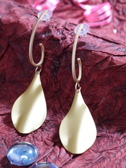 

SASSAFRAS Gold-Plated Contemporary Drop Earrings