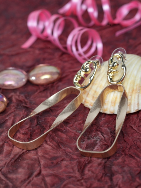 

SASSAFRAS Gold-Plated Contemporary Drop Earrings