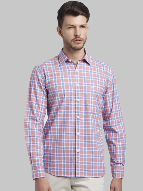

Parx Men Blue & Coral Pink Slim Fit Checked Casual Shirt