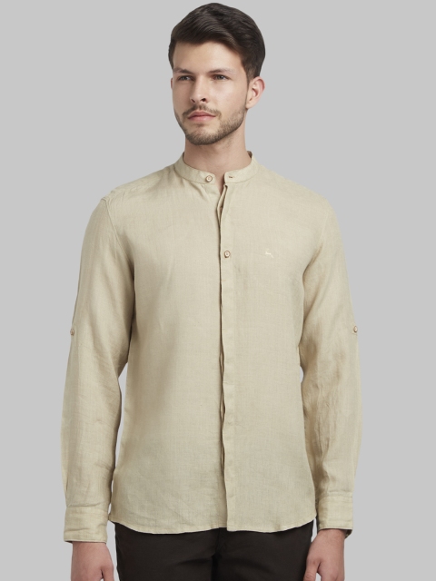 

Parx Men Beige Slim Fit Solid Casual Shirt