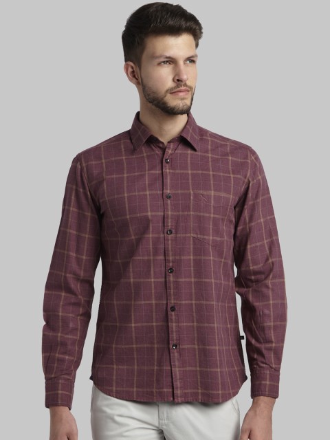 

Parx Men Maroon Slim Fit Checked Casual Shirt
