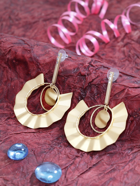 

SASSAFRAS Gold-PlatedContemporary Drop Earrings