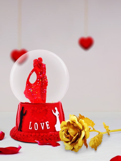 

Archies Multicoloured Combo of Love Figurine & Rose, Multi