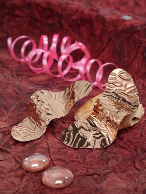 

SASSAFRAS Gold-Toned Contemporary Drop Earrings