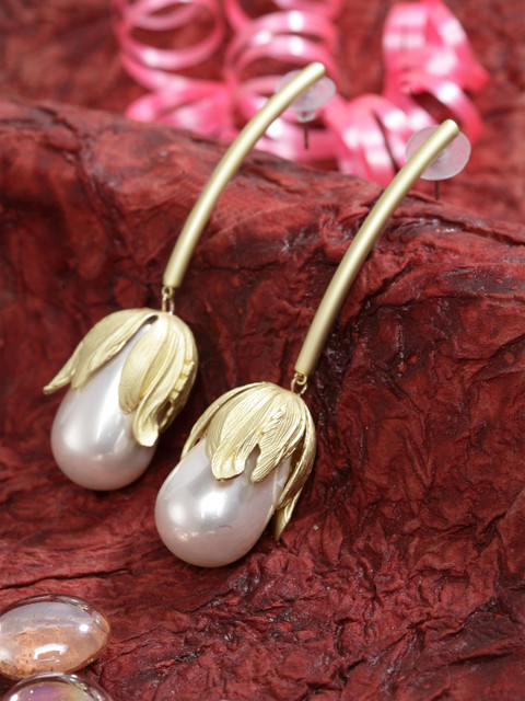 

SASSAFRAS Gold-Toned & White Contemporary Drop Earrings