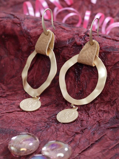 

SASSAFRAS Gold-Toned Contemporary Drop Earrings