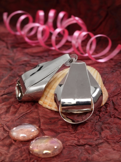 

SASSAFRAS Silver-Toned Contemporary Drop Earrings