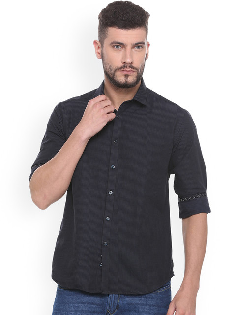 

V Dot Men Navy Blue & Black Slim Fit Checked Casual Shirt