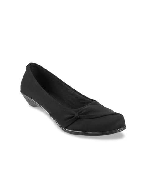 

Metro Women Black Solid Pumps