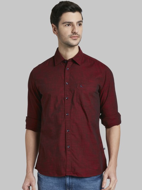 

Parx Men Maroon Slim Fit Solid Casual Shirt