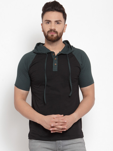 

Kalt Men Black Solid Hood T-shirt