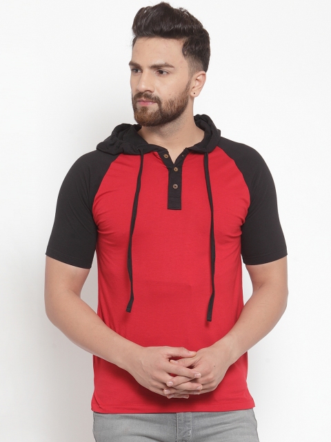 

Kalt Men Red Solid Hood T-shirt
