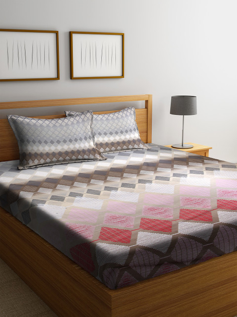 

Cortina Pink & Grey Geometric 200 TC Cotton 1 Queen Bedsheet with 2 Pillow Covers