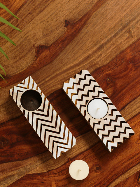 

ExclusiveLane 'Splendid Candle' Hand-Carved Blocks Tea-Light Holders In Sheesham Wood (Set of 2), Brown