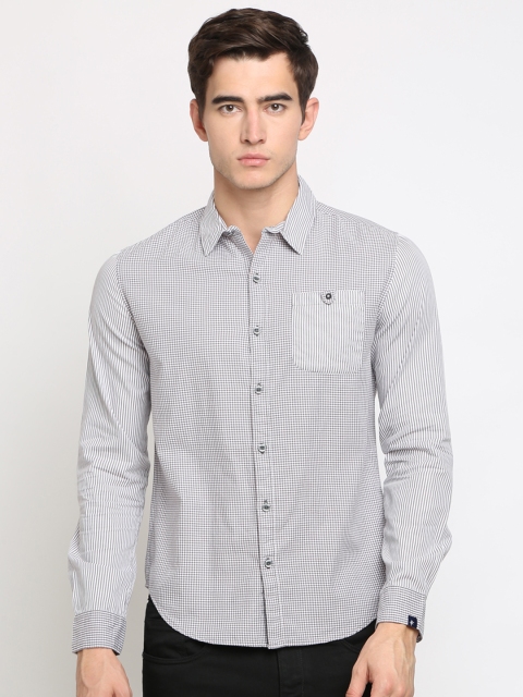 

Breakbounce Men Grey & White Slim Fit Checked Casual Shirt