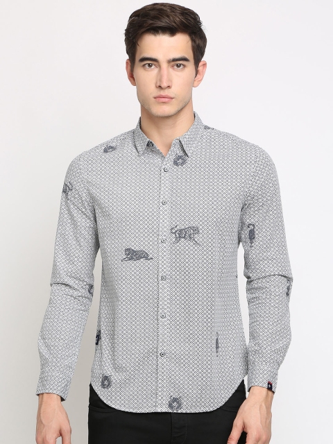 

Breakbounce Men Black & White Slim Fit Printed Casual Shirt