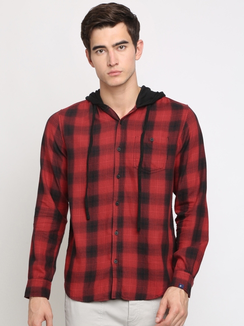 

Breakbounce Men Red Regular Fit Checked Casual Shirt