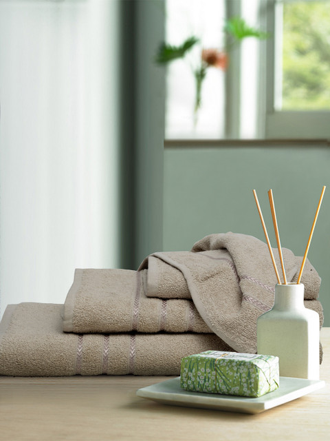 

BOMBAY DYEING Beige Set of 4 350 GSM Solid Towels