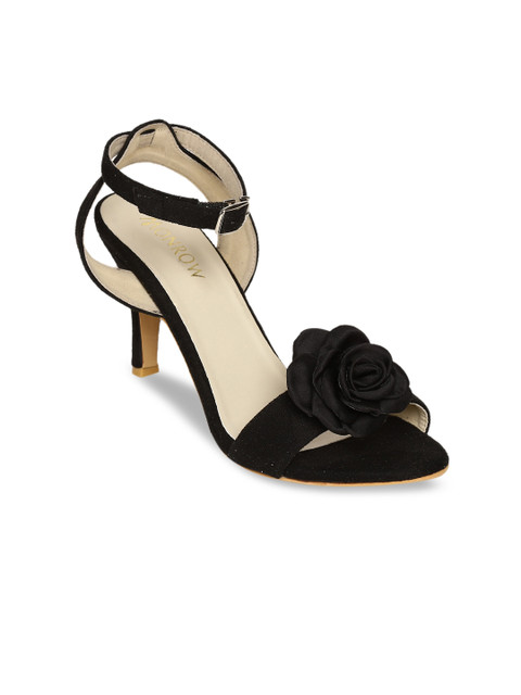 

Monrow Women Black Solid Sandals