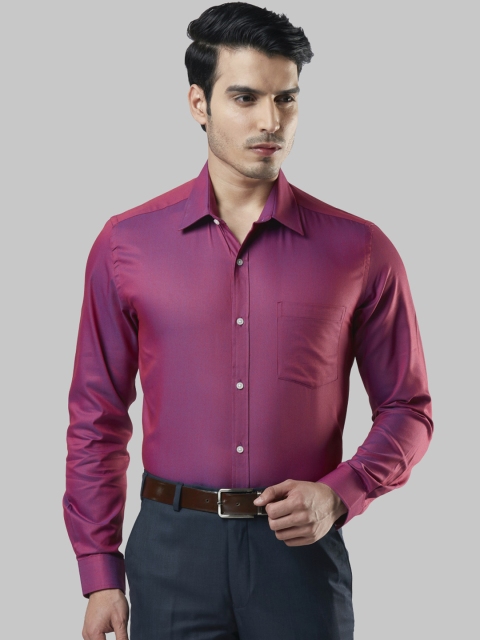 

Next Look Men Magenta Regular Fit Solid Formal Shirt