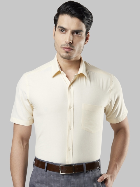 

Next Look Men Yellow Regular Fit Solid Formal Shirt