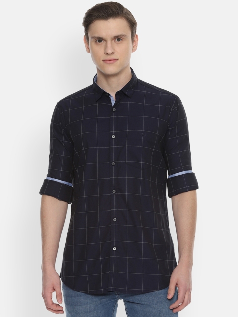 

Van Heusen Sport Men Navy Blue & Off-White Slim Fit Checked Casual Shirt