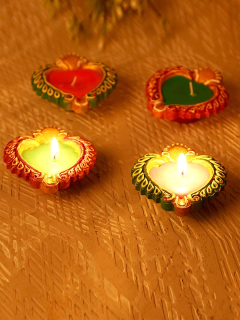 

Aapno Rajasthan Set of 4 Wax Filled Terracotta Diyas, Purple