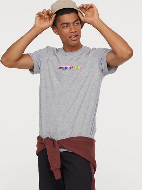 

H&M Men Grey T-shirt with a Motif
