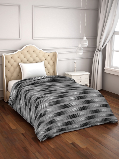 

Welspun Black & Grey Geometric Printed AC Room 150 GSM Reversible Single Bed Dohar