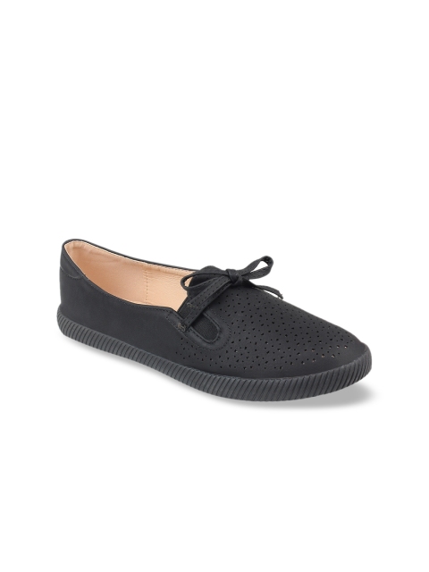 Flat n Heels Women Black Espadrilles