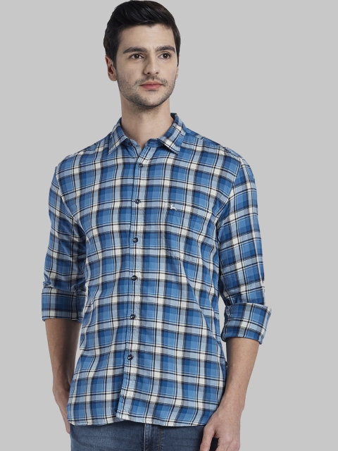 

Parx Men Blue & White Regular Fit Checked Casual Shirt