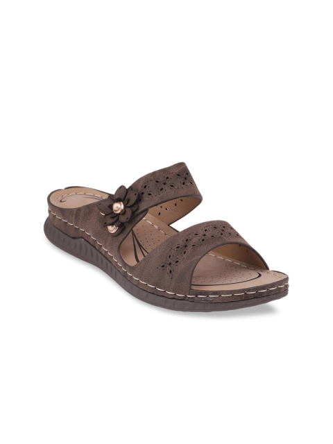 

pelle albero Women Brown Solid Heels