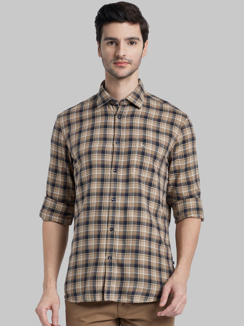 

Parx Men Brown & Black Regular Fit Checked Casual Shirt