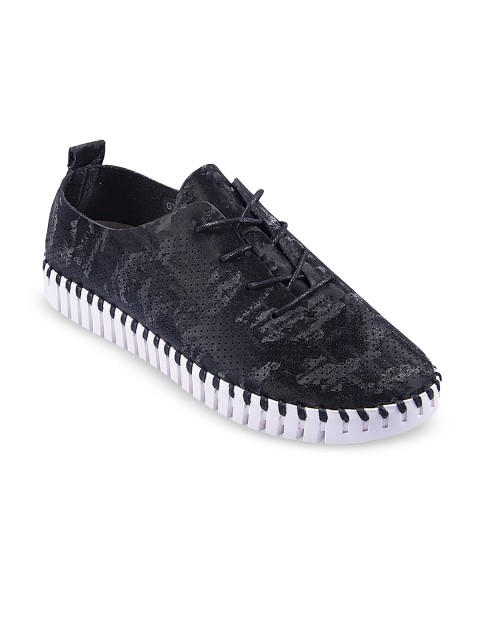 

URBANE Women Black Sneakers
