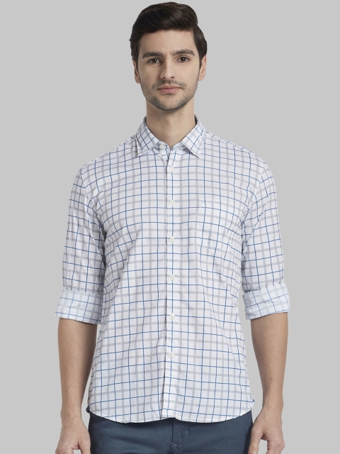 

Parx Men White & Blue Regular Fit Checked Casual Shirt