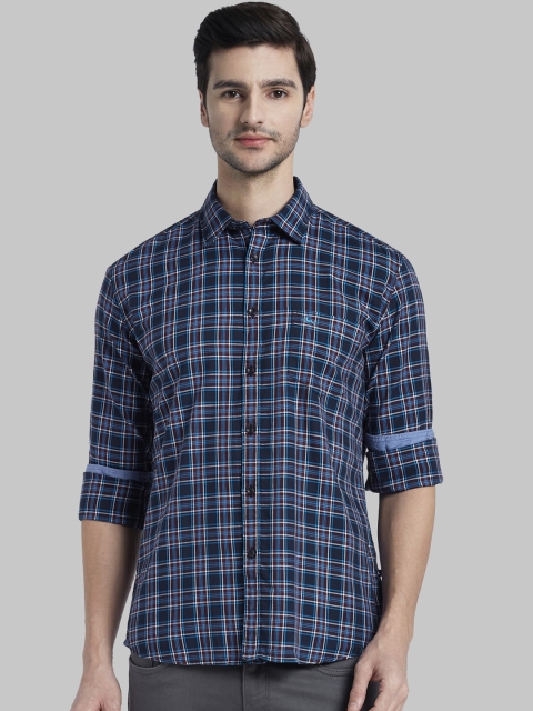 

Parx Men Blue & Red Regular Fit Checked Casual Shirt
