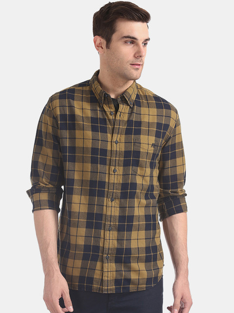 

Aeropostale Men Blue & Yellow Regular Fit Checked Casual Shirt