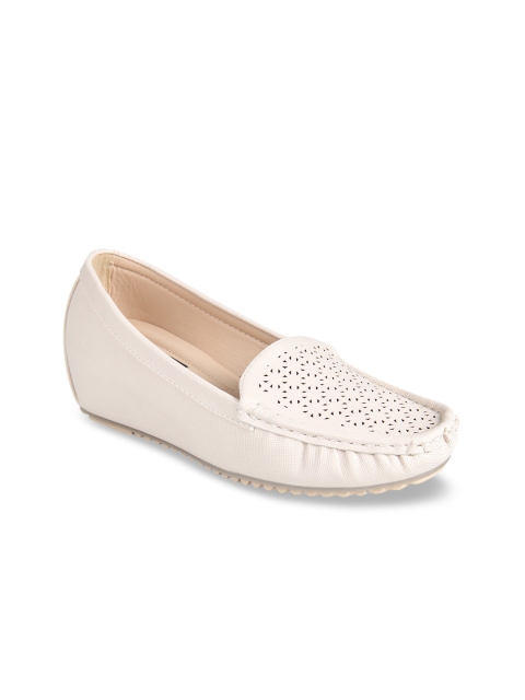 

Flat n Heels Women Beige Loafers
