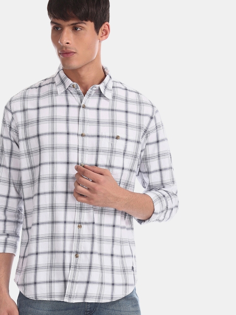 

Aeropostale Men White & Navy Blue Slim Fit Checked Casual Shirt